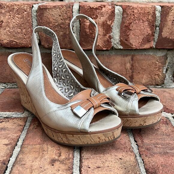 Sperry Wedge Sandals 7.5  - Picture 1 of 8